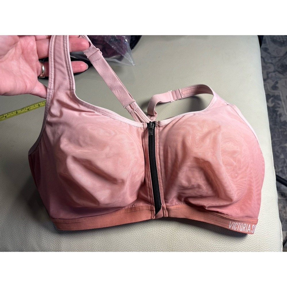 Victoria's Secret 38DDD Pink zip up high impact support Knockout Sports Bra. EUC